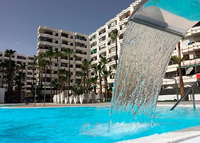 Tropical Friendly Nyaraló