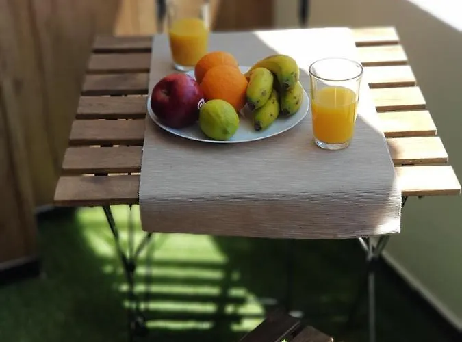 Tropical Friendly Nyaraló